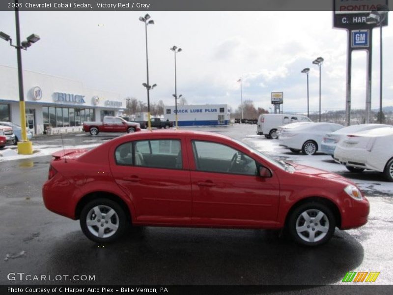 Victory Red / Gray 2005 Chevrolet Cobalt Sedan