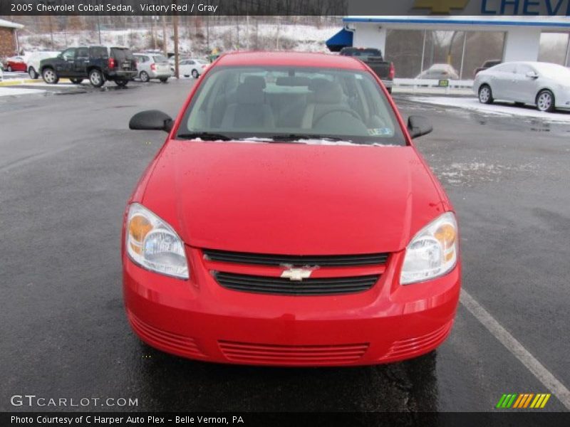 Victory Red / Gray 2005 Chevrolet Cobalt Sedan