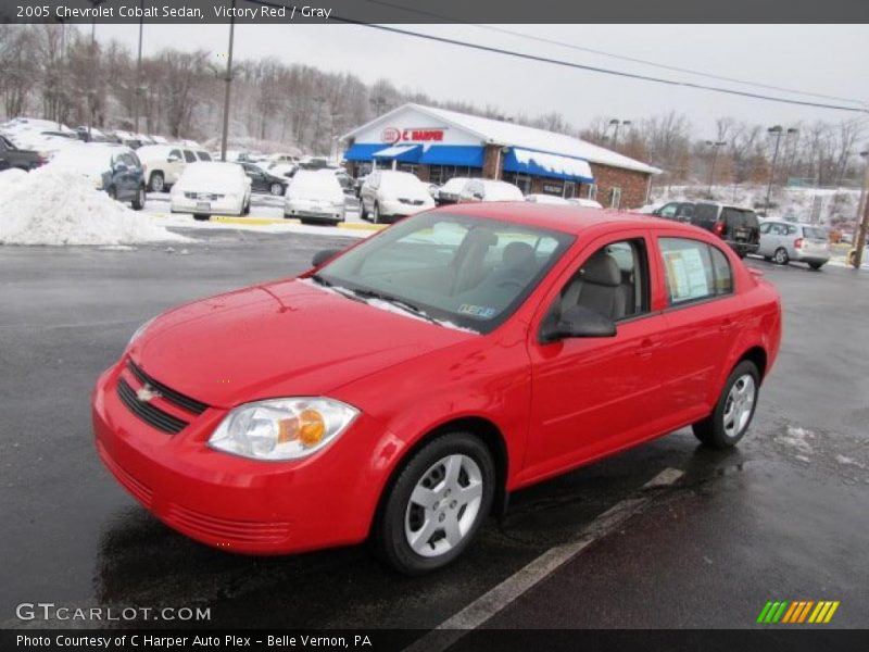 Victory Red / Gray 2005 Chevrolet Cobalt Sedan