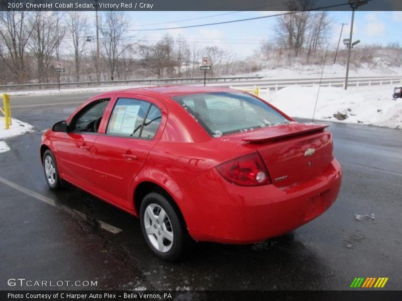 Victory Red / Gray 2005 Chevrolet Cobalt Sedan