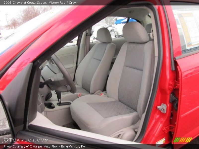 Victory Red / Gray 2005 Chevrolet Cobalt Sedan