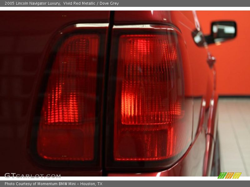 Vivid Red Metallic / Dove Grey 2005 Lincoln Navigator Luxury