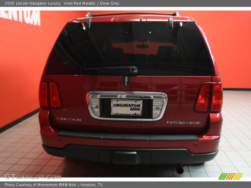 Vivid Red Metallic / Dove Grey 2005 Lincoln Navigator Luxury