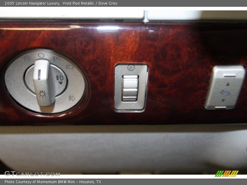 Vivid Red Metallic / Dove Grey 2005 Lincoln Navigator Luxury