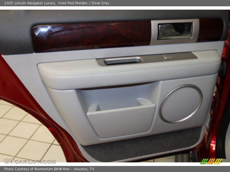 Vivid Red Metallic / Dove Grey 2005 Lincoln Navigator Luxury