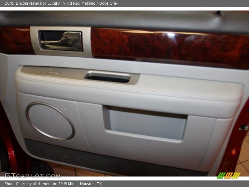 Vivid Red Metallic / Dove Grey 2005 Lincoln Navigator Luxury
