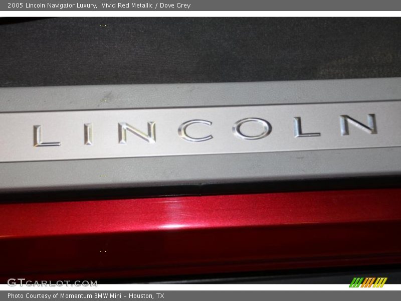 Vivid Red Metallic / Dove Grey 2005 Lincoln Navigator Luxury