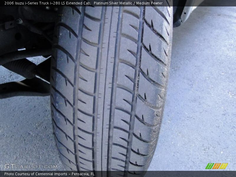 Platinum Silver Metallic / Medium Pewter 2006 Isuzu i-Series Truck i-280 LS Extended Cab