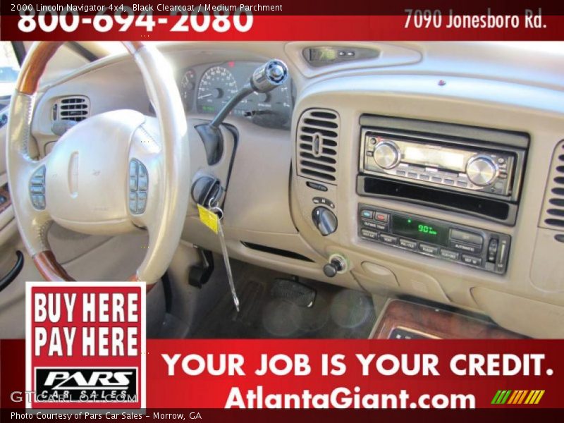 Black Clearcoat / Medium Parchment 2000 Lincoln Navigator 4x4