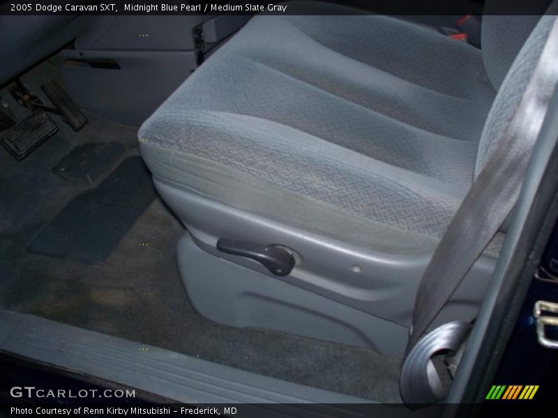 Midnight Blue Pearl / Medium Slate Gray 2005 Dodge Caravan SXT
