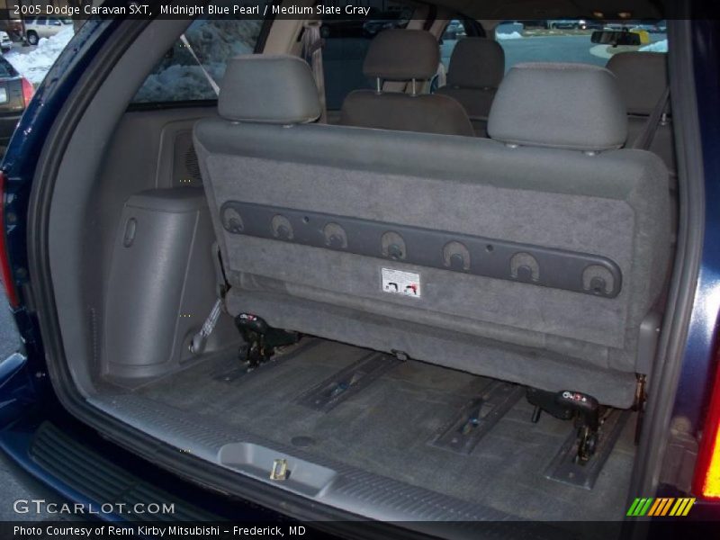 Midnight Blue Pearl / Medium Slate Gray 2005 Dodge Caravan SXT