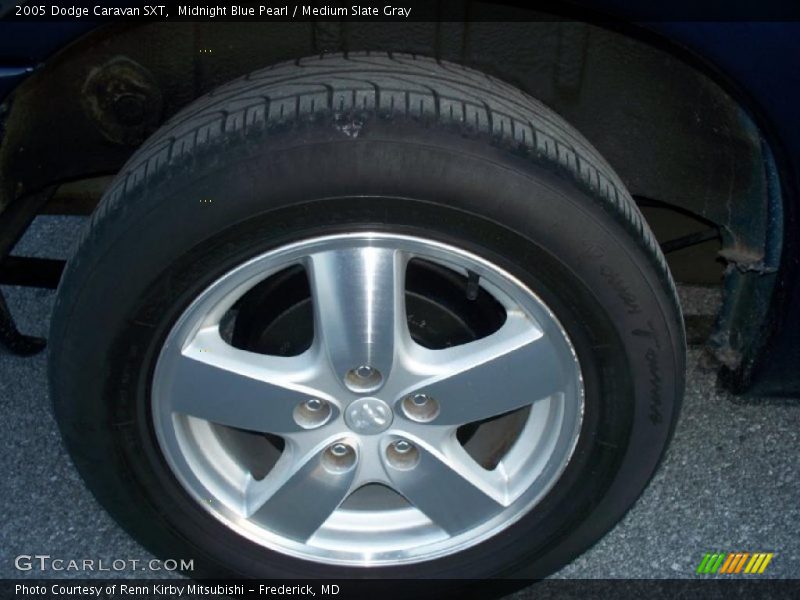 Midnight Blue Pearl / Medium Slate Gray 2005 Dodge Caravan SXT