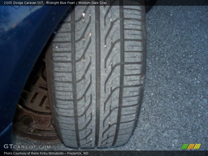 Midnight Blue Pearl / Medium Slate Gray 2005 Dodge Caravan SXT