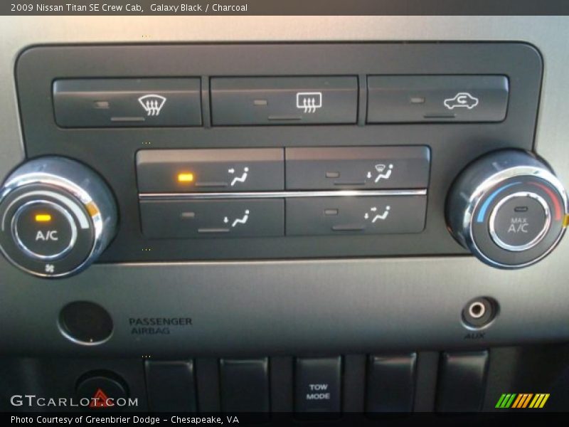 Controls of 2009 Titan SE Crew Cab