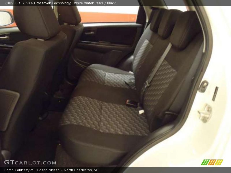 White Water Pearl / Black 2009 Suzuki SX4 Crossover Technology