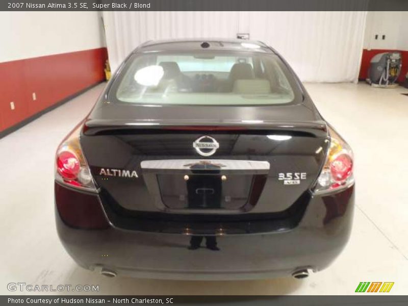 Super Black / Blond 2007 Nissan Altima 3.5 SE
