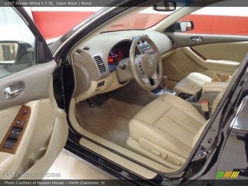 Super Black / Blond 2007 Nissan Altima 3.5 SE