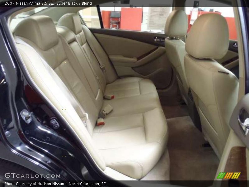 Super Black / Blond 2007 Nissan Altima 3.5 SE