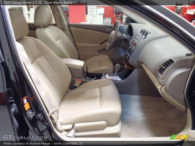 Super Black / Blond 2007 Nissan Altima 3.5 SE