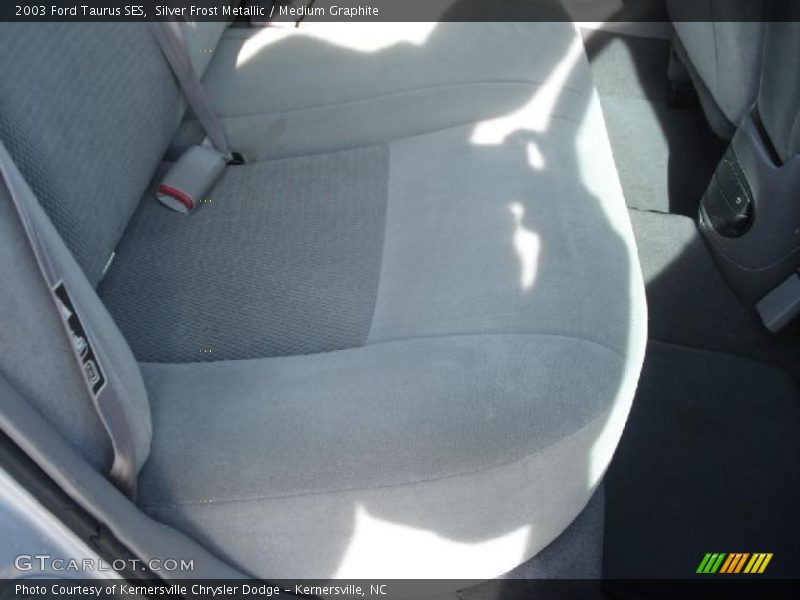 Silver Frost Metallic / Medium Graphite 2003 Ford Taurus SES