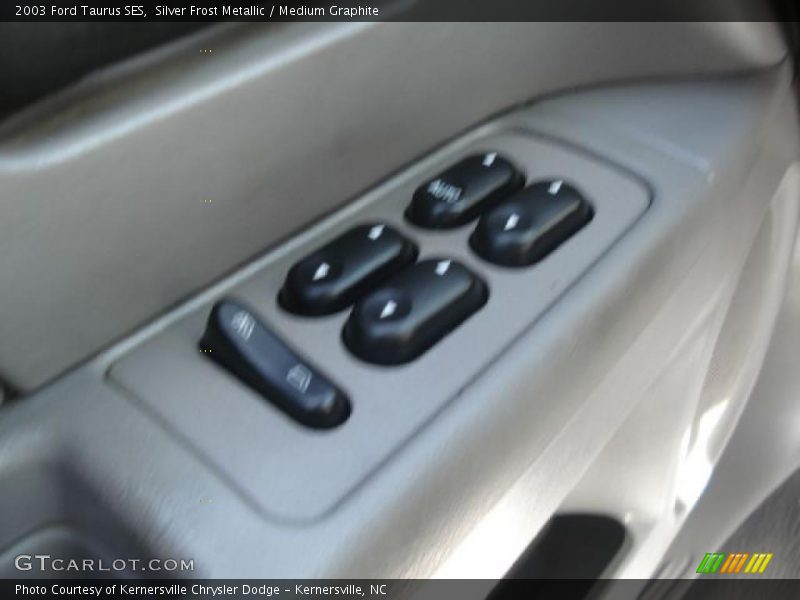 Silver Frost Metallic / Medium Graphite 2003 Ford Taurus SES