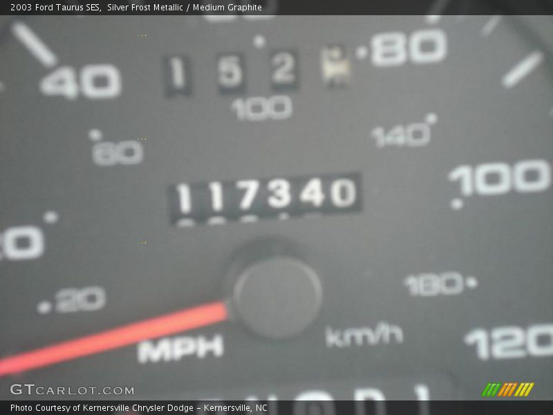 Silver Frost Metallic / Medium Graphite 2003 Ford Taurus SES