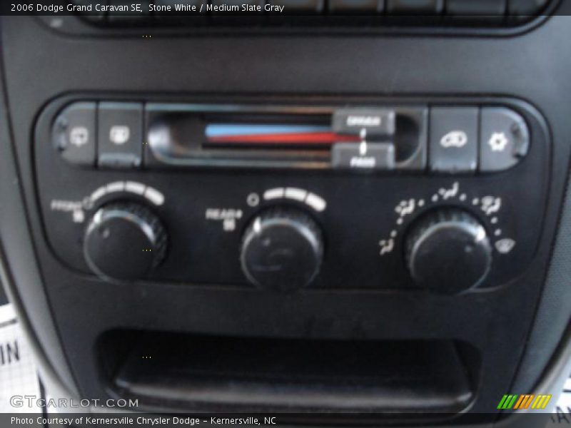 Stone White / Medium Slate Gray 2006 Dodge Grand Caravan SE