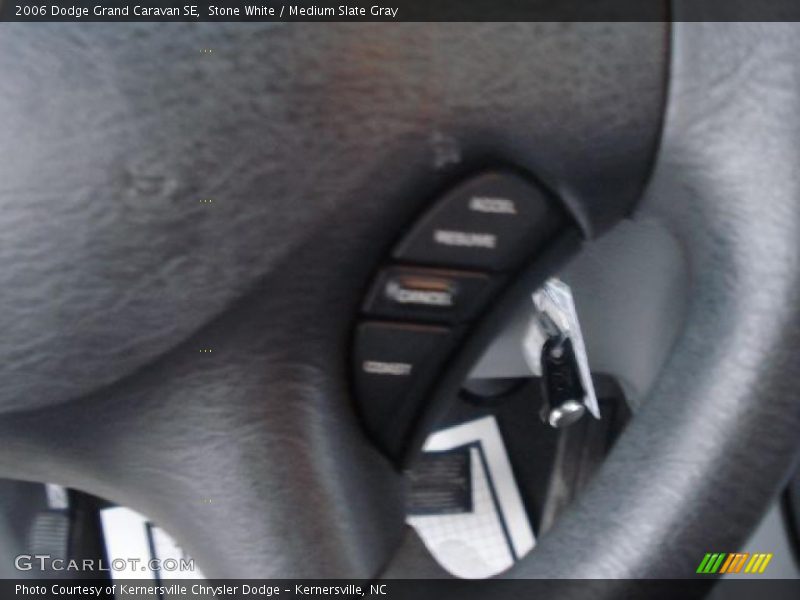 Stone White / Medium Slate Gray 2006 Dodge Grand Caravan SE