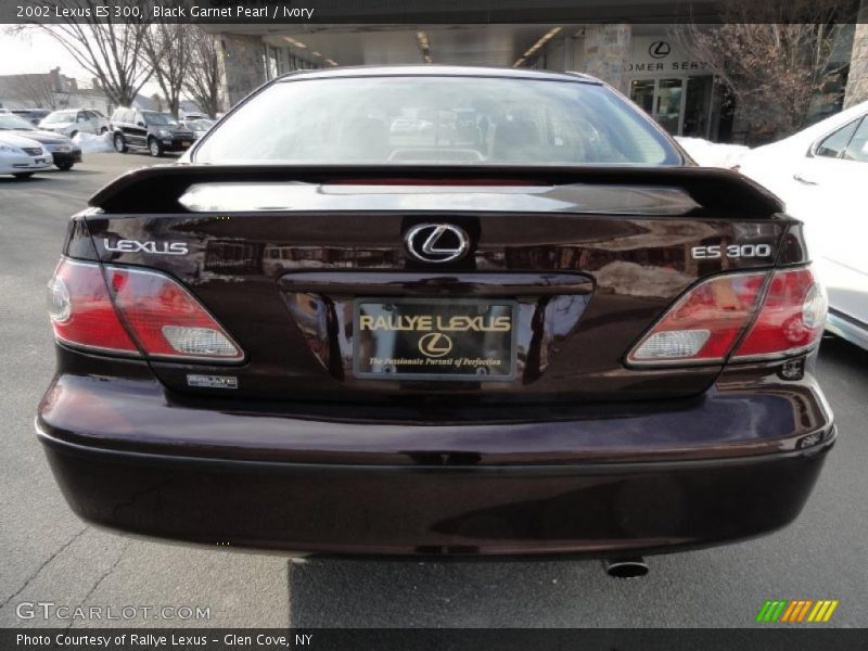 Black Garnet Pearl / Ivory 2002 Lexus ES 300