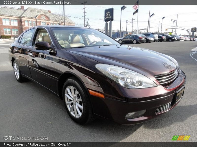 Front 3/4 View of 2002 ES 300