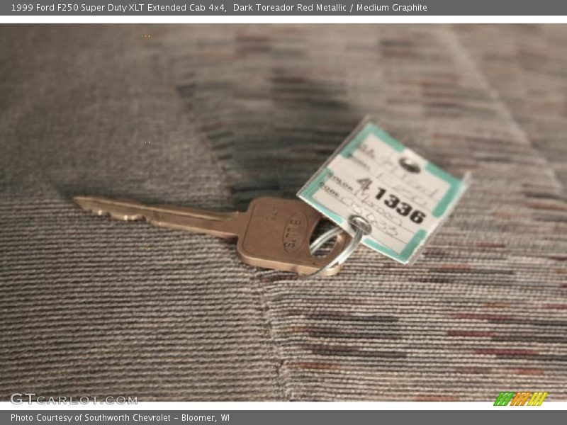 Dark Toreador Red Metallic / Medium Graphite 1999 Ford F250 Super Duty XLT Extended Cab 4x4