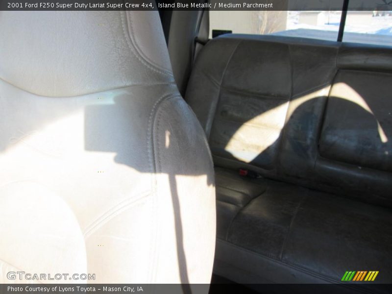 Island Blue Metallic / Medium Parchment 2001 Ford F250 Super Duty Lariat Super Crew 4x4