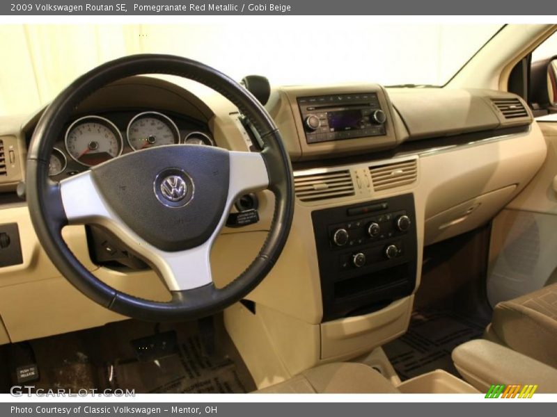 Pomegranate Red Metallic / Gobi Beige 2009 Volkswagen Routan SE