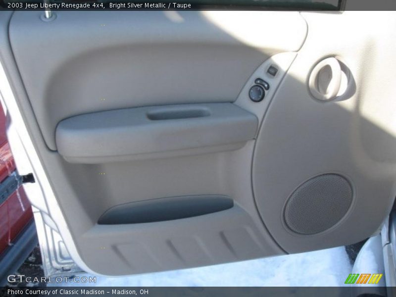 Bright Silver Metallic / Taupe 2003 Jeep Liberty Renegade 4x4