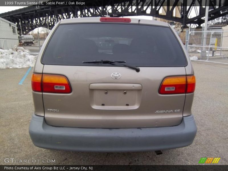 Sable Pearl / Oak Beige 1999 Toyota Sienna CE