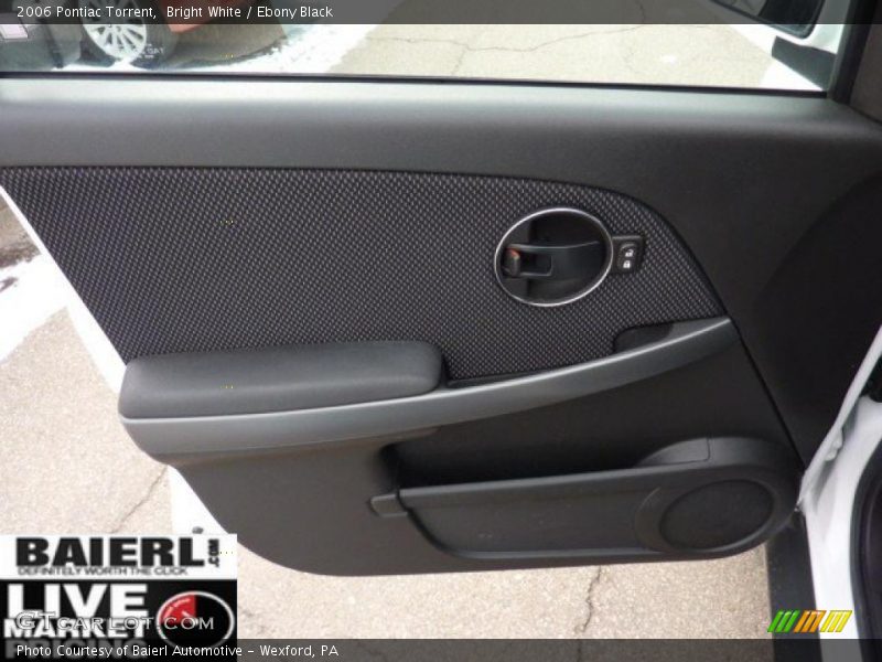 Bright White / Ebony Black 2006 Pontiac Torrent
