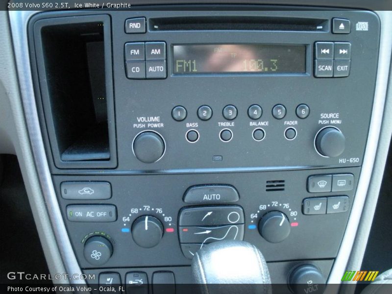 Ice White / Graphite 2008 Volvo S60 2.5T