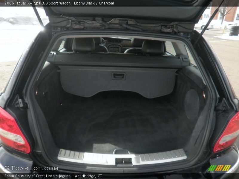  2006 X-Type 3.0 Sport Wagon Trunk