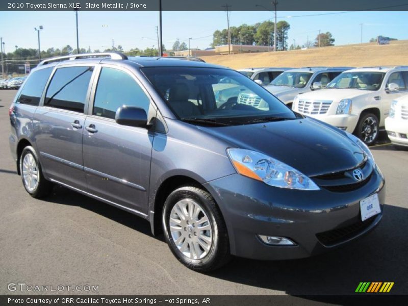 Front 3/4 View of 2010 Sienna XLE