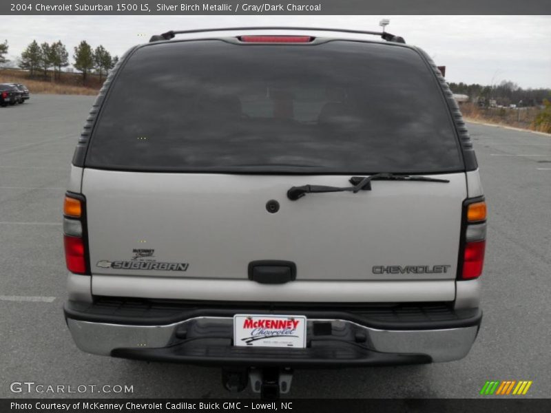 Silver Birch Metallic / Gray/Dark Charcoal 2004 Chevrolet Suburban 1500 LS