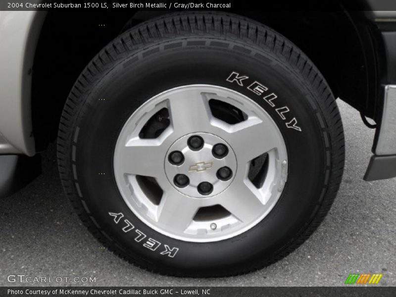  2004 Suburban 1500 LS Wheel