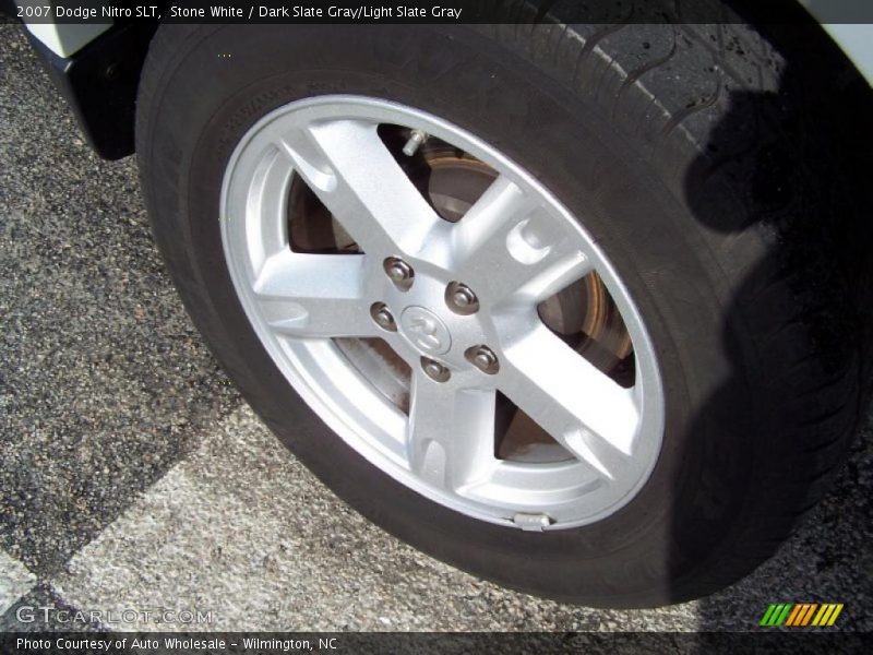 Stone White / Dark Slate Gray/Light Slate Gray 2007 Dodge Nitro SLT