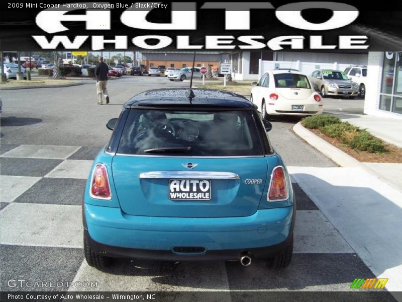 Oxygen Blue / Black/Grey 2009 Mini Cooper Hardtop