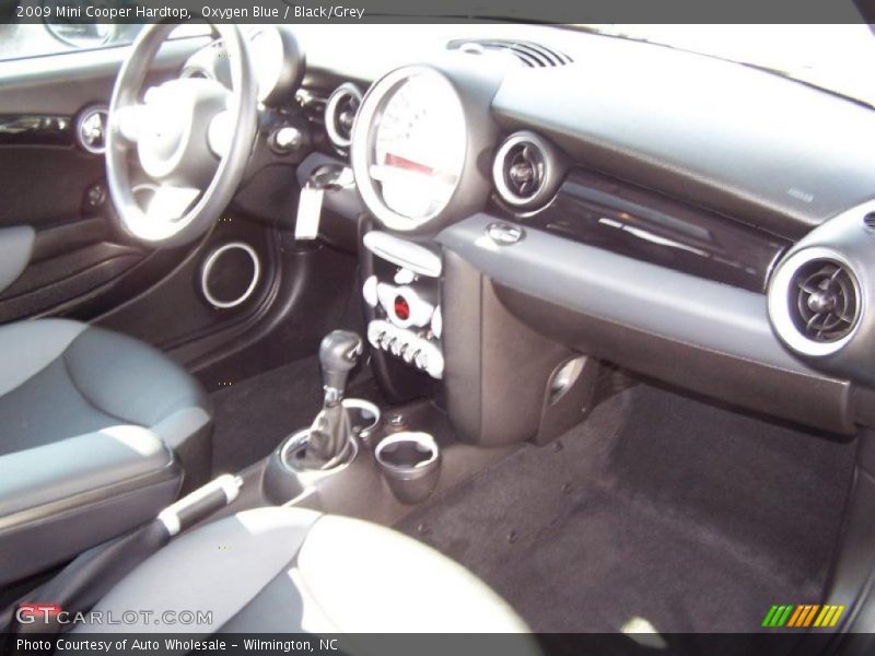 Oxygen Blue / Black/Grey 2009 Mini Cooper Hardtop