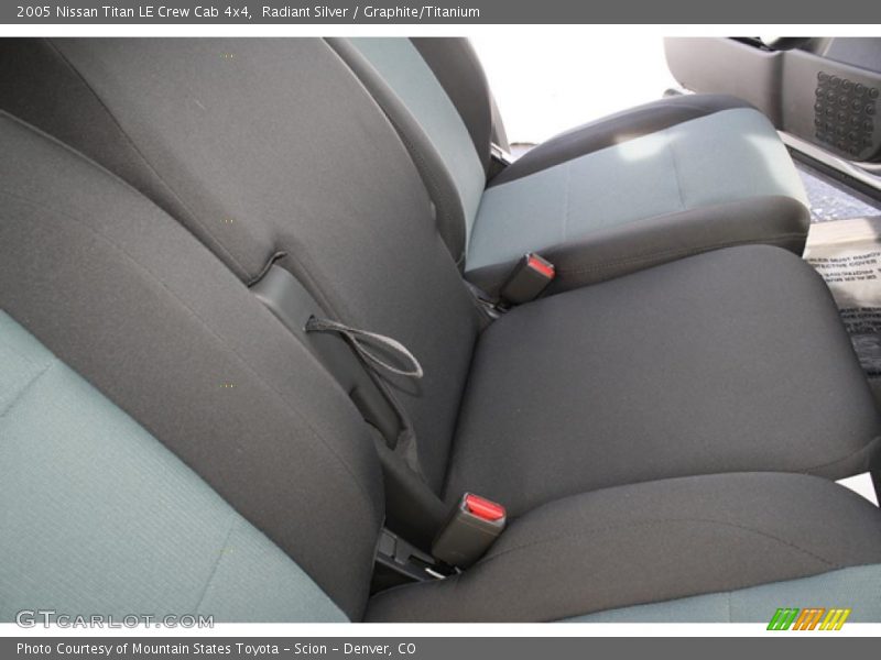 Radiant Silver / Graphite/Titanium 2005 Nissan Titan LE Crew Cab 4x4