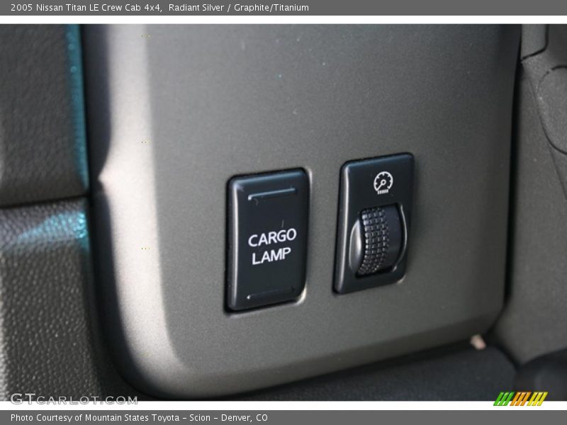 Controls of 2005 Titan LE Crew Cab 4x4