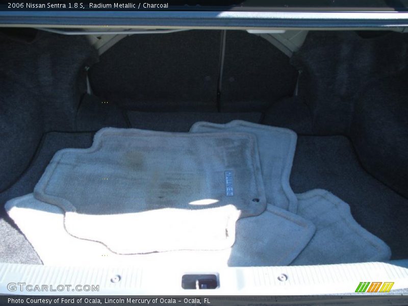 Radium Metallic / Charcoal 2006 Nissan Sentra 1.8 S