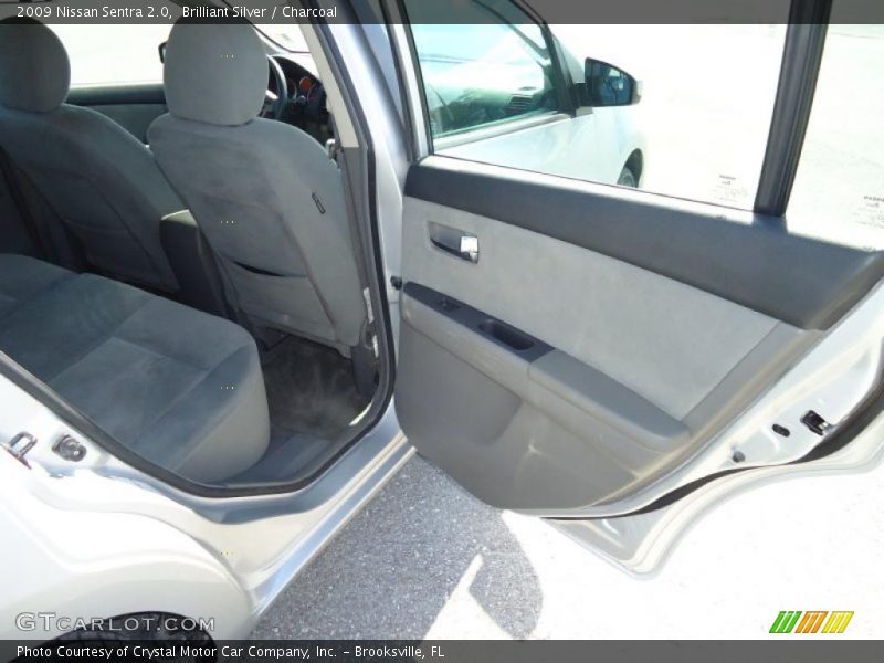 Brilliant Silver / Charcoal 2009 Nissan Sentra 2.0