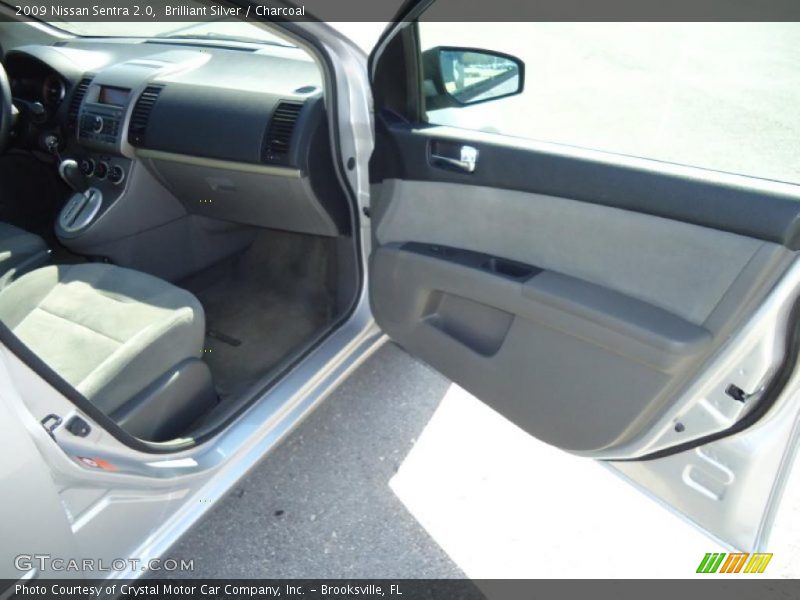 Brilliant Silver / Charcoal 2009 Nissan Sentra 2.0