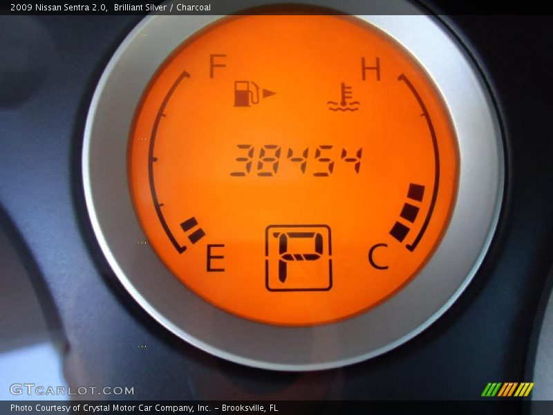Brilliant Silver / Charcoal 2009 Nissan Sentra 2.0